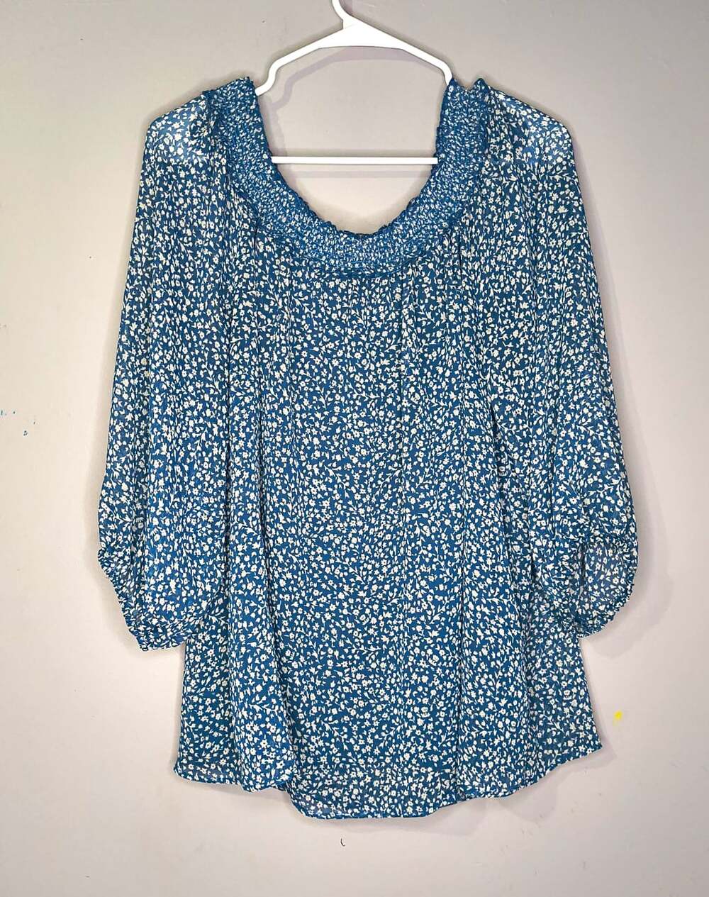 LC Lauren Conrad Women's XL Blue White Floral Smocked Round Neck 3/4 Blouse